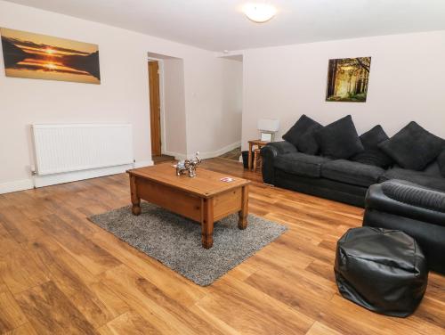 Felin Manaw Holyhead - main image