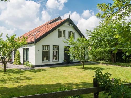  Attractive countryside holiday home in quiet yet central location in Schoorl, Pension in Schoorl