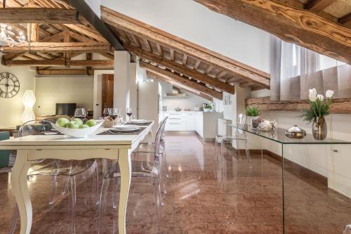 Ca' del Monastero 7 Collection Bright Apartment with Terrace - image 7