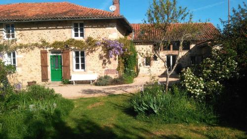 Les Trois Chenes chambre d'hôte Rochechouart