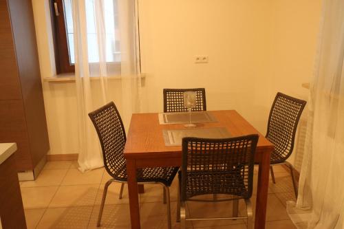 Center - Atelier Residence - image 12