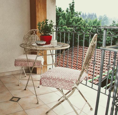 Prenocisca Angelin hram, Tiny Apartments in Markovec