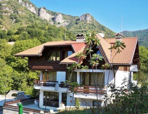 Villa Cherven - image 13