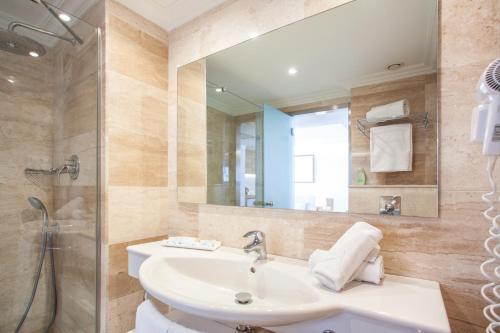 Grupotel Picafort Beach - 화장실