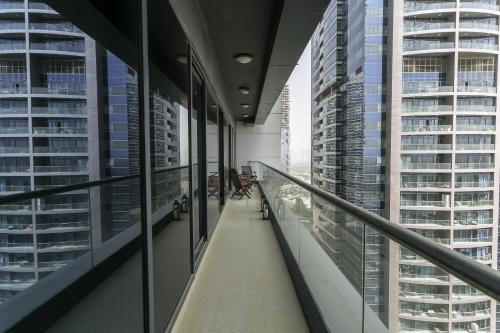 Luxury Apartment in JLT - image 7