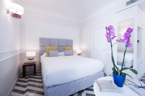 Junior Suite with Balcony image 7