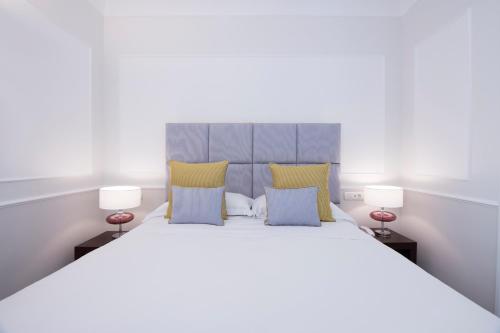 Junior Suite with Balcony image 6