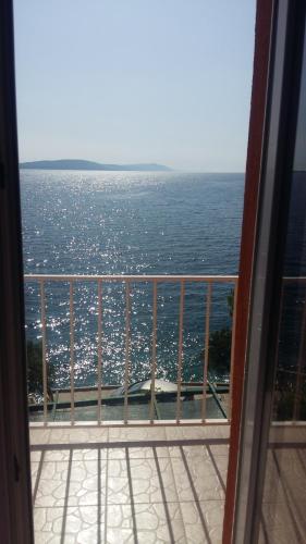  Apartments Lula, Unterkunft in Drvenik