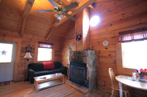 Country Road Cabins - image 6