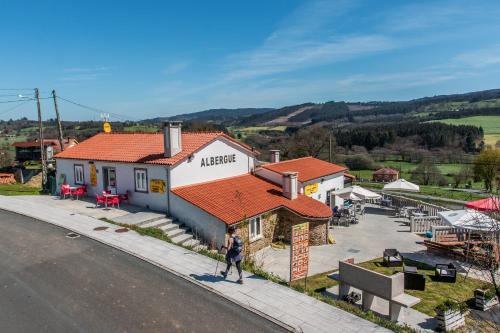 Exterior view, Albergue Milpes in Arzua