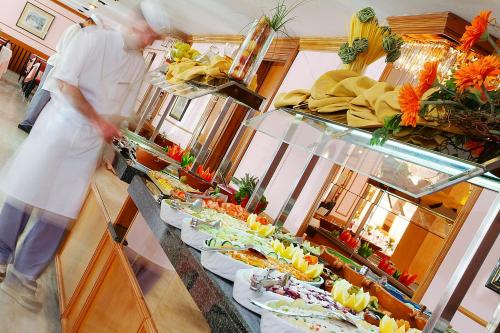 Hotel Clumba - main image