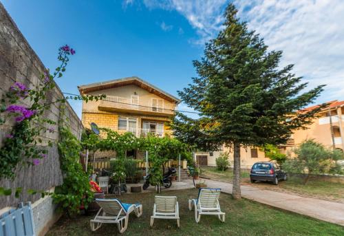  Rooms Marija, Pension in Sukošan