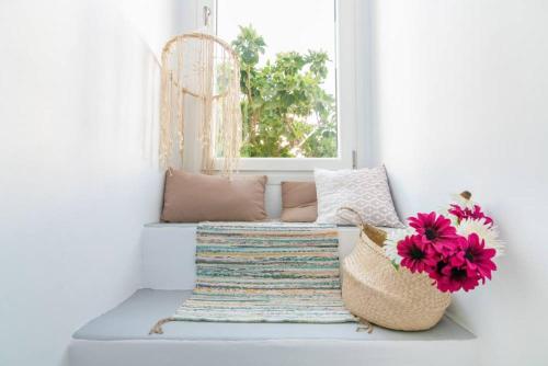  Mimosa Mosaic Home - Entire Apartment in Tinos Port in Tinos