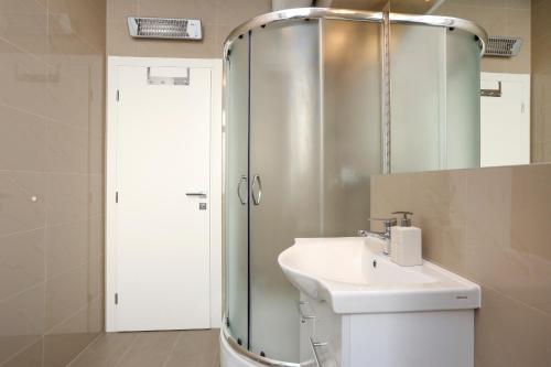 MARTON & MARTINIS SUPERIOR APARTMENTS - spacious one-room apartments - excellent location within walking distance of Diocletian's Palace and Bacvice Beach - the best restaurants within walking distance, Split (photo 6)