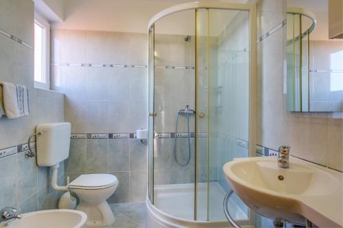 Apartment with Sea View image 10