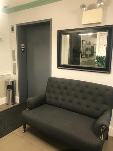 Crescent Suites Hotel in Waltham, USA