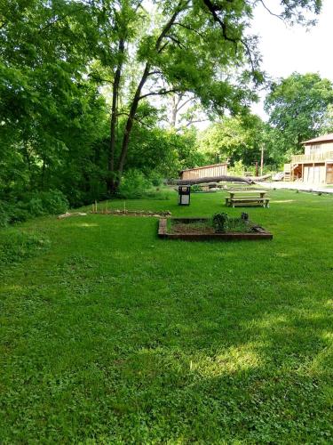 The Sugar Creek Retreat in Garfield, USA