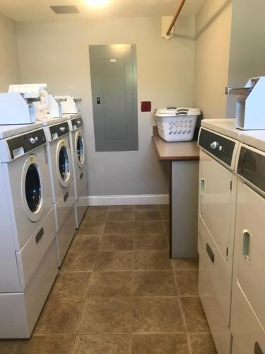 Crescent Suites Hotel in Waltham, USA