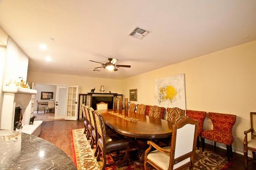 Villa Gordal - Enormous Villa in Las Vegas with 39 Sleeps, Las Vegas (photo 5)