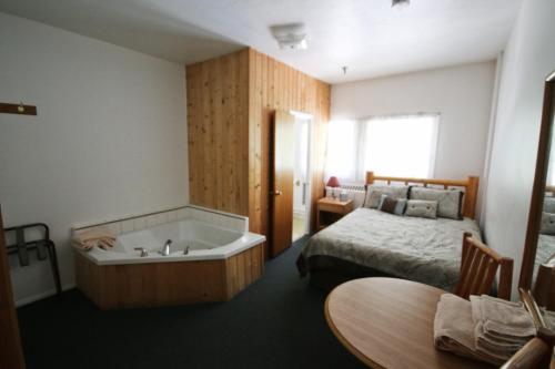 Family Suite with Spa Bath