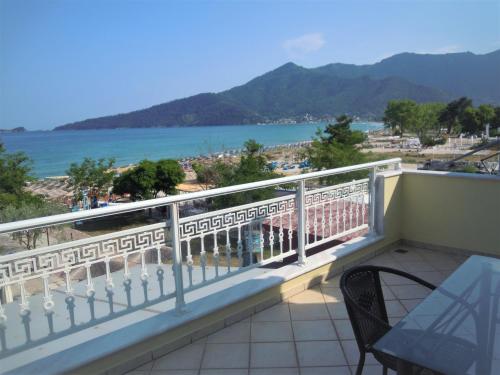 Beachfront Apartment Katerina Chrysi Ammoudia