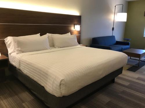 Holiday Inn Express Rochester-Victor, an IHG Hotel