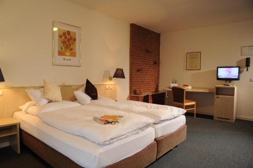 Air Hotel Wartburg, Дюссельдорф (фото 11)