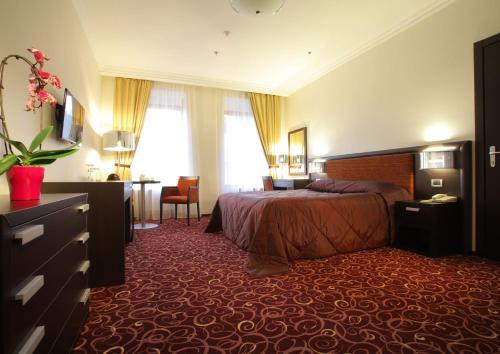 Menorah Hotel - main image