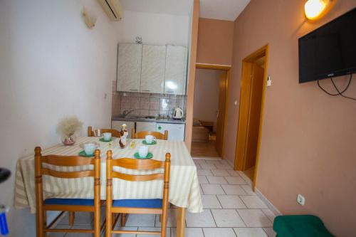 Ivan Apartment - image 6