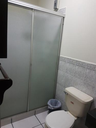 Bathroom, Hotel El Palacio in San Salvador