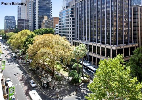 Ausmine Carrington Apartment - image 8