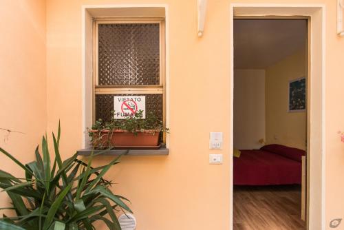 Single Room image 10