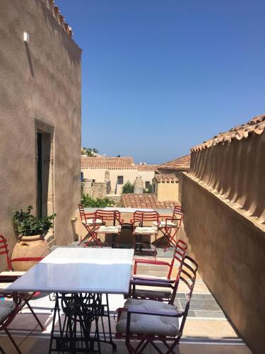 Ritsos Guesthouse - image 12