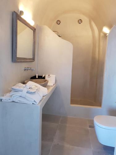 Suite Pearl con Piscina Privata e Vista sulla Caldera