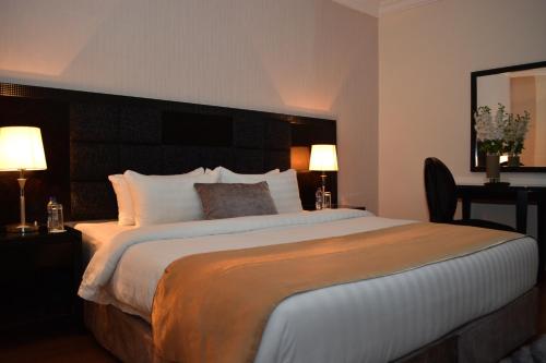 Tilal Almadina Hotel & Suites Room Type - Deluxe Family Suite