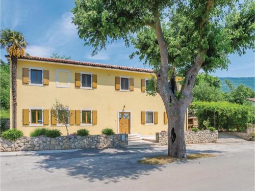  Three-Bedroom Holiday Home in Susnjevica in 52233 Šušnjevica