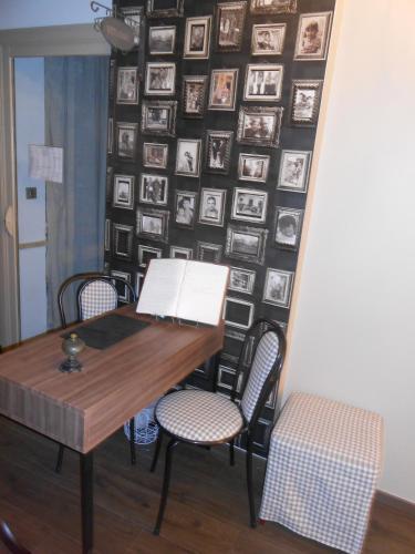 Hôtel-Restaurant "Chez Carrière" – Aigues Mortes, GA
