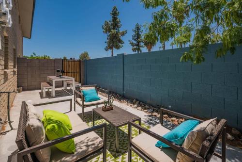 Relaxing 2BR with Pool