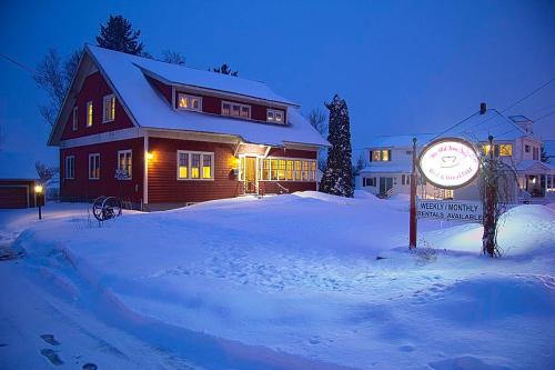 Old Iron Inn Bed and Breakfast - Accommodation - Caribou