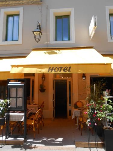 Hôtel-Restaurant "Chez Carrière" – Aigues Mortes, GA