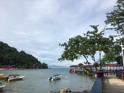 Beach, Quiver Dive Team Perhentian Dorm in Perhentian Islands