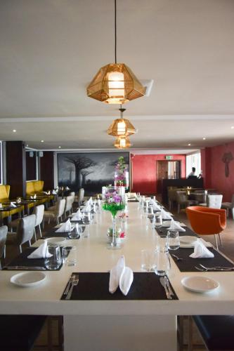 מסעדה, Baobab Tree Hôtel & Spa (Baobab Tree Hotel & Spa) in מאגונגה