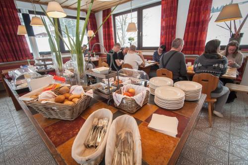 Bed & Breakfast Der Tiroler - image 13
