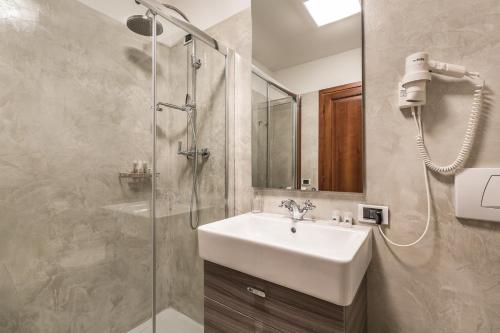 Ca' del Monastero 2 Collection Apt for 4 Guests with Lift - image 12