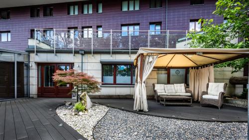 A11 アパートメンツ & スパ デルミク