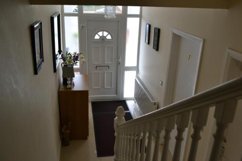 Annie's Guest House - Accommodation - Farnborough