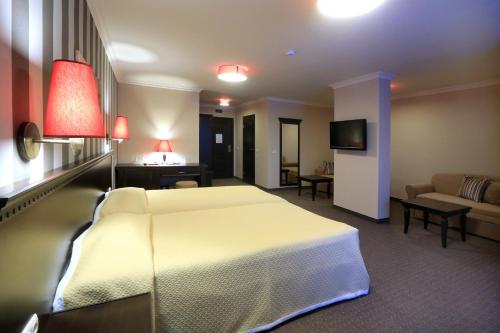 Royal Park Hotel & Apartments — Photo 2