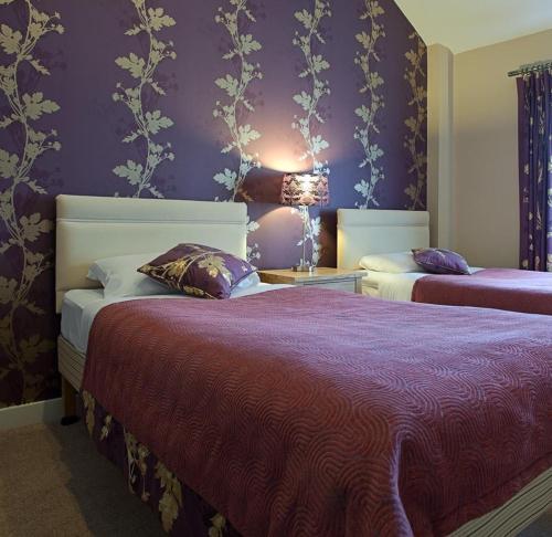 The Carlton - image 4
