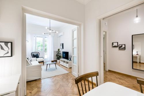 Classy & Charming 1BD Apartment in Kolonaki by UPSTREET - image 4