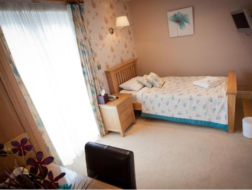 The Carlton - image 7